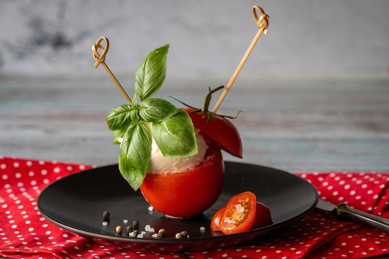 Insalata Caprese paradicsommal és mozzarellával